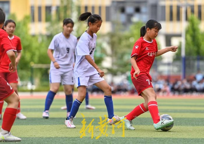 最美主场,小学女足足球比赛