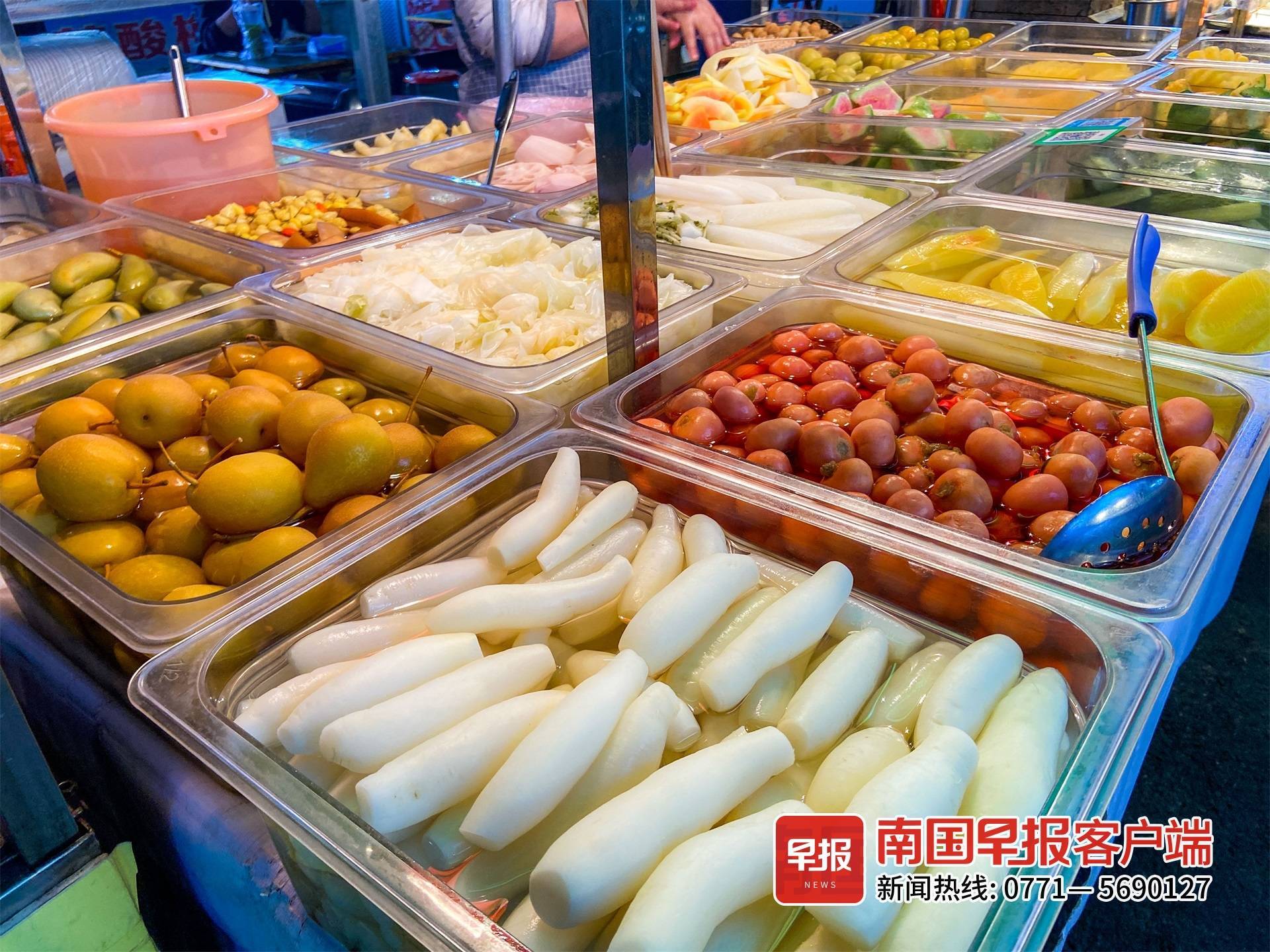 晚安十点（2023.7.7）丨手信你会挑什么？冤种朋友分分钟突破你的想象