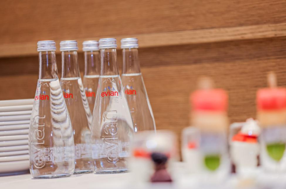 WAIC财经下午茶：AI大模型发展风起云涌技术进步与安全伦理并重而行|直击WAIC2023