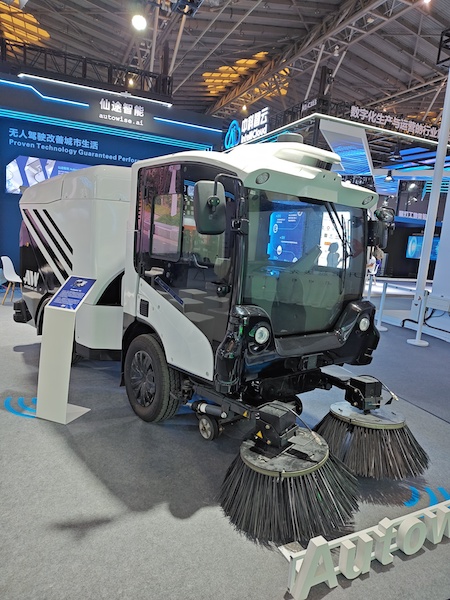 AI“颠覆”汽车产业：首批无驾驶人智能网联汽车牌照发放，自动驾驶真正迎来无人化阶段？