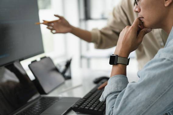 与您同行一路走来,与您一路同行