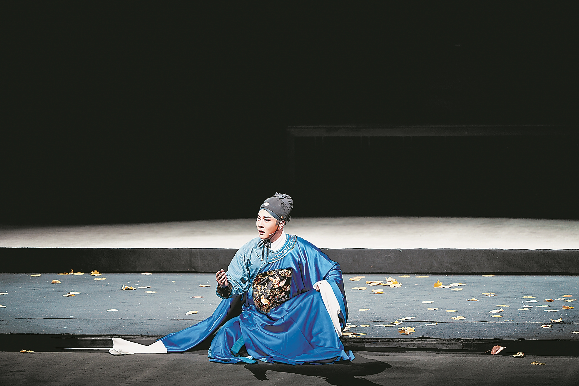 闽剧小生杨帅生活照,福州闽剧演员杨帅母子同台