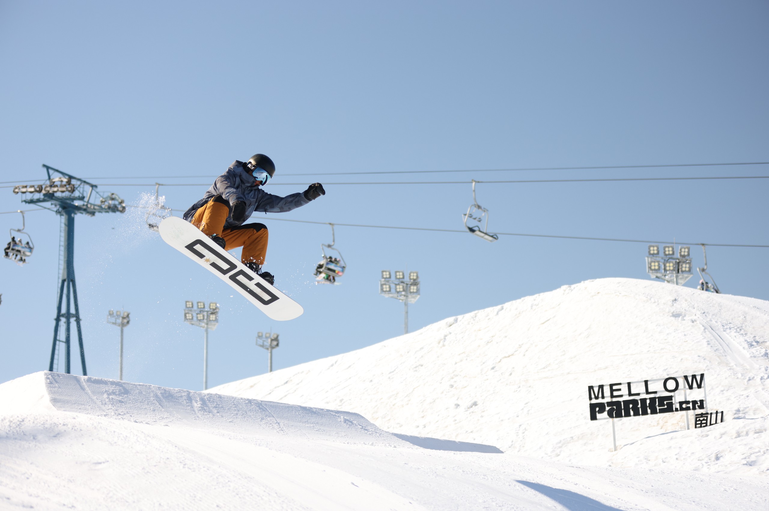 今年冬天怎么玩最全滑雪攻略来了,共赴一场冰雪之约