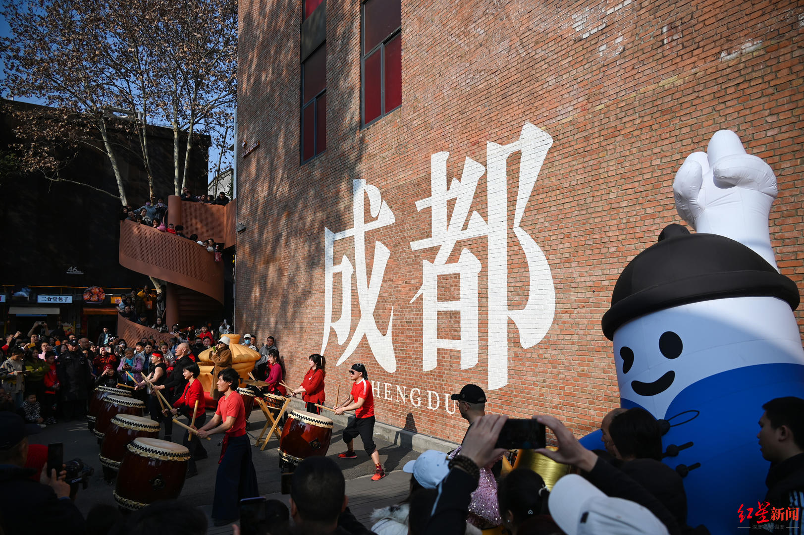 刷榜出圈！这个春节，“在成都过年”为何成为风尚？