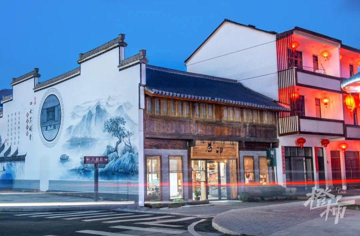 200名“尔滨”教练空降临安带滑雪，吃天目暖锅、泡湍口温泉……